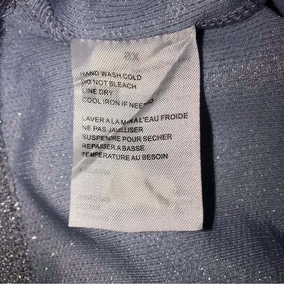 NWT Long Sleeve Mock Neck Cut Out Stretch Crop Top Ice Blue Shimmer - Picture 9 of 10